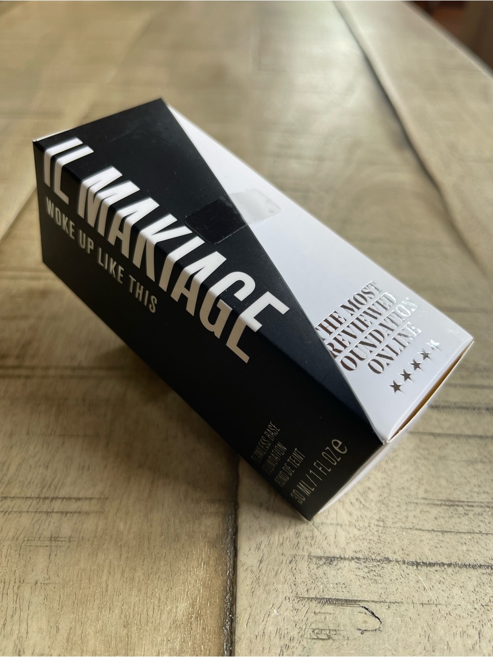 IL MAKIAGE Woke Up Like This Foundation